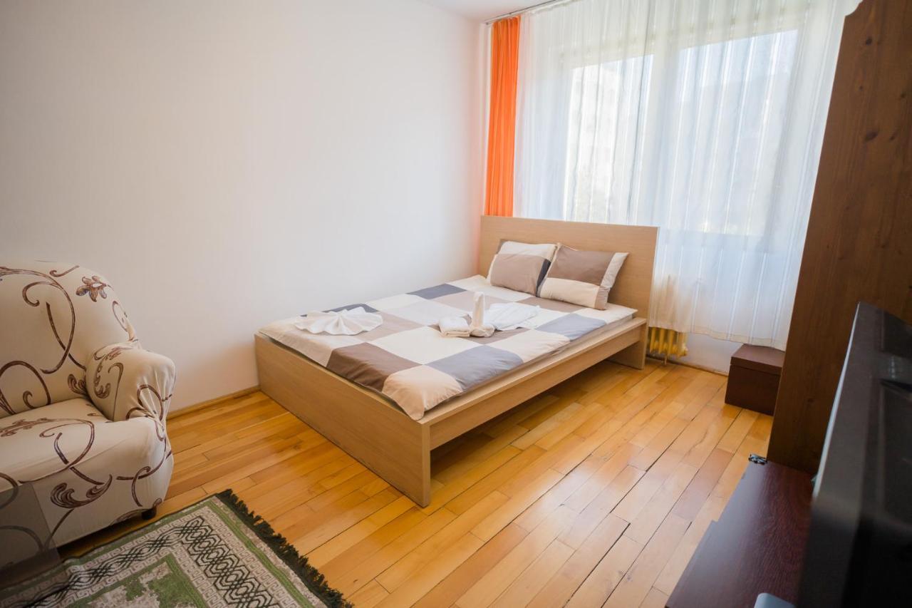 Rustic & Spacious 3Br Apartment Boekarest Buitenkant foto