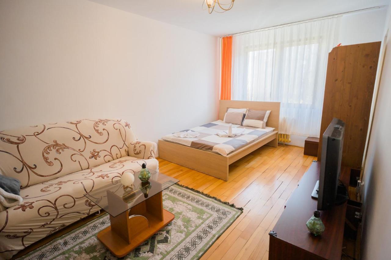 Rustic & Spacious 3Br Apartment Boekarest Buitenkant foto