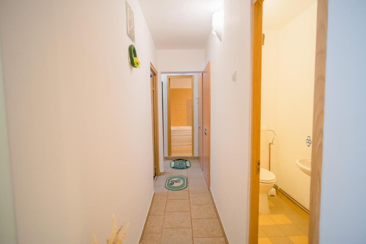Rustic & Spacious 3Br Apartment Boekarest Buitenkant foto