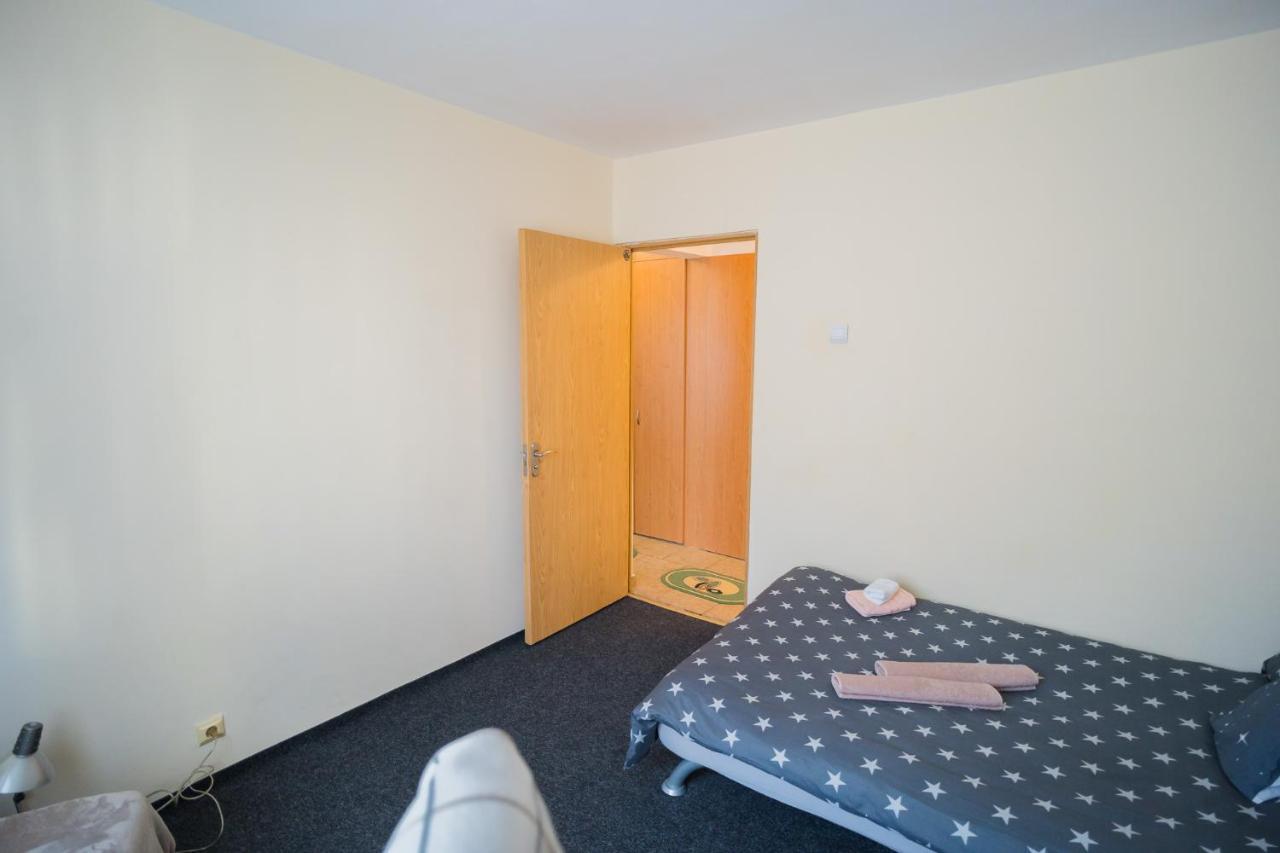Rustic & Spacious 3Br Apartment Boekarest Buitenkant foto